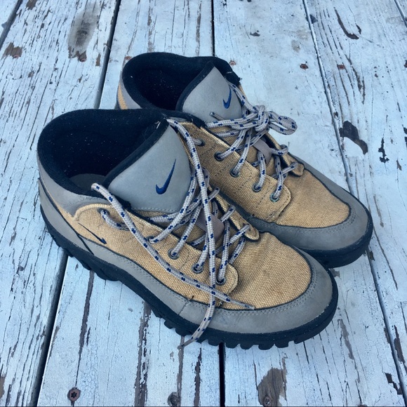 vintage nike acg shoes